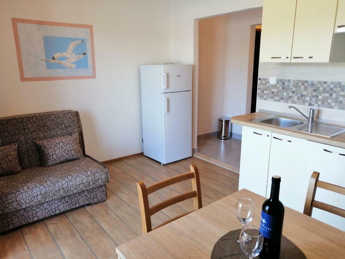 Apartments And Room Caric Єлса Екстер'єр фото