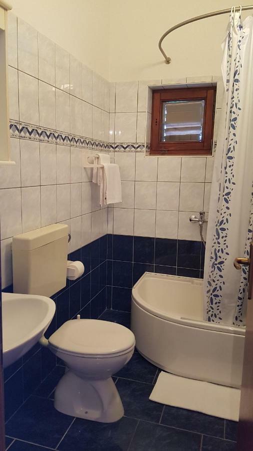 Apartments And Room Caric Єлса Екстер'єр фото